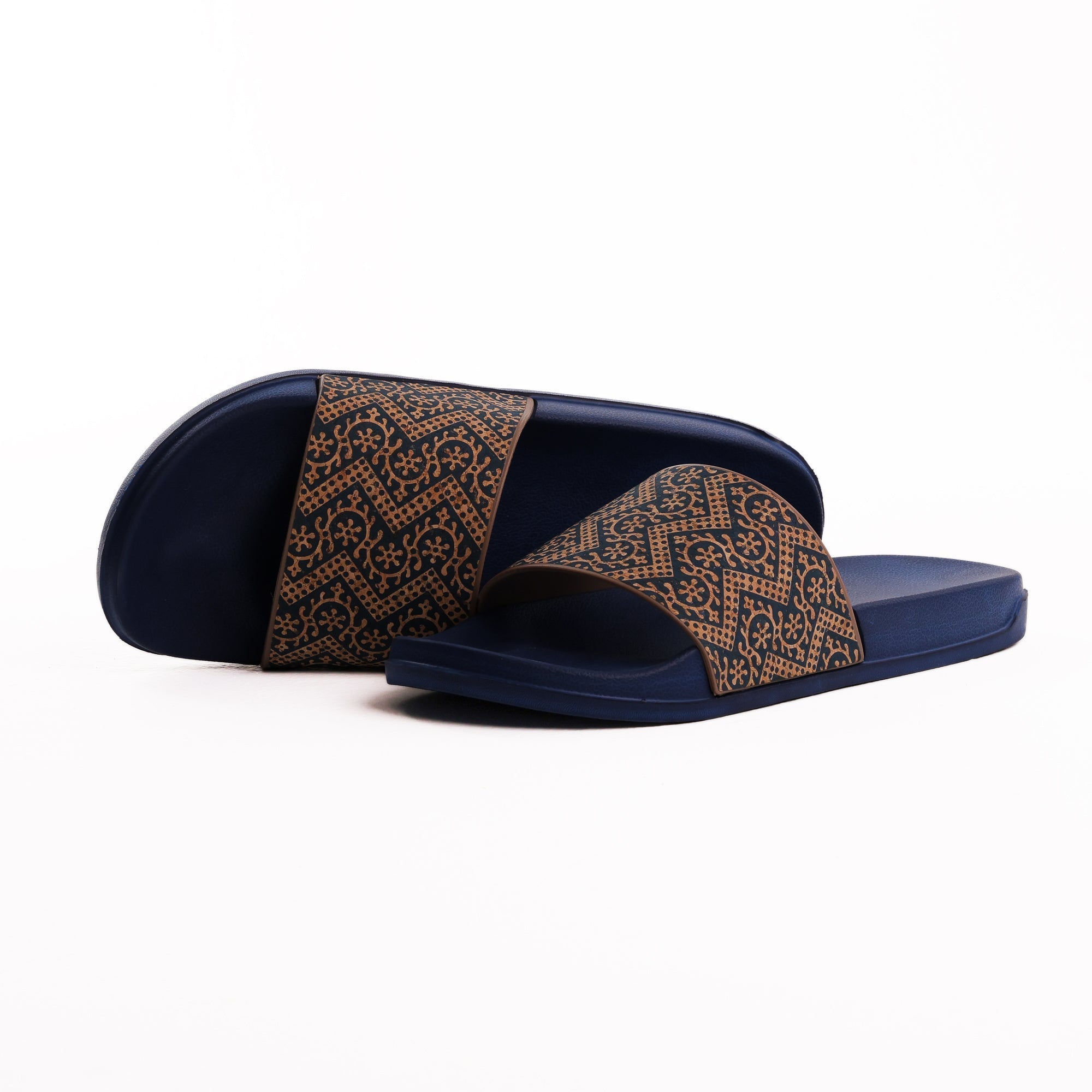 Motif Women