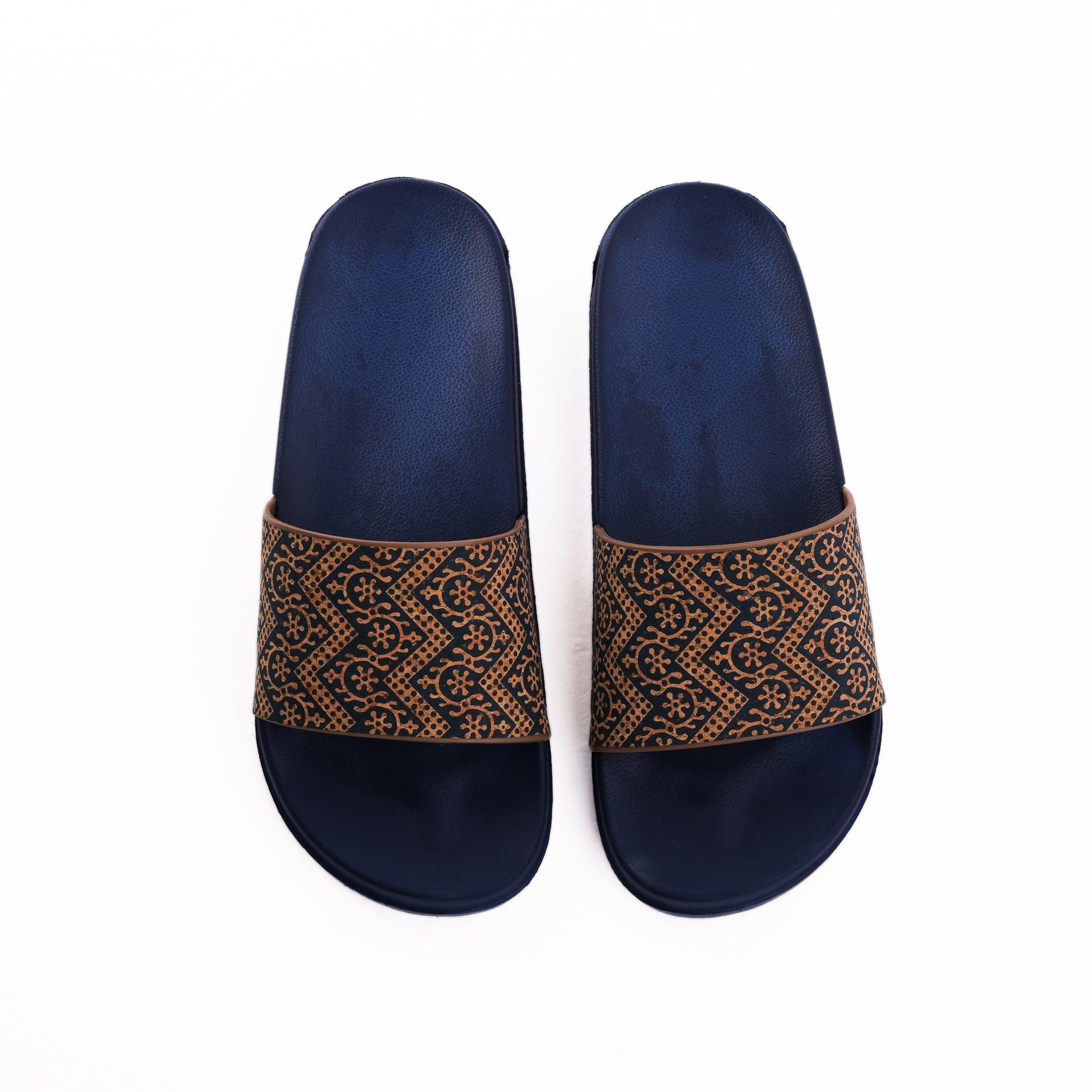 Motif Women